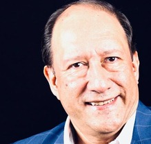Carlos De León